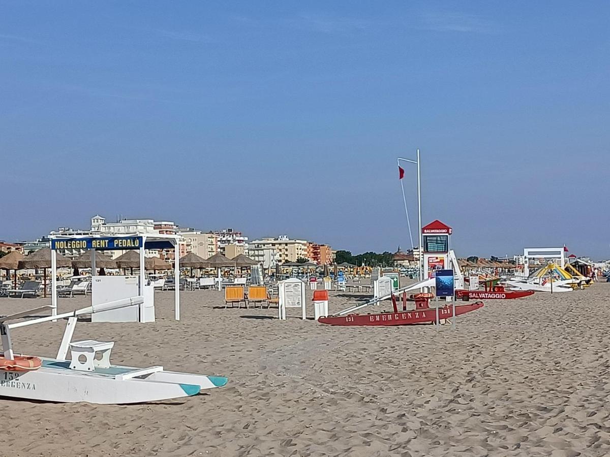 Hotel Bed & Book Rimini Exterior foto