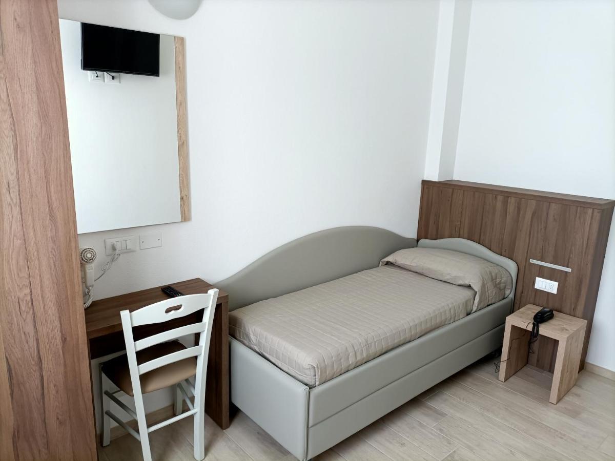 Hotel Bed & Book Rimini Exterior foto