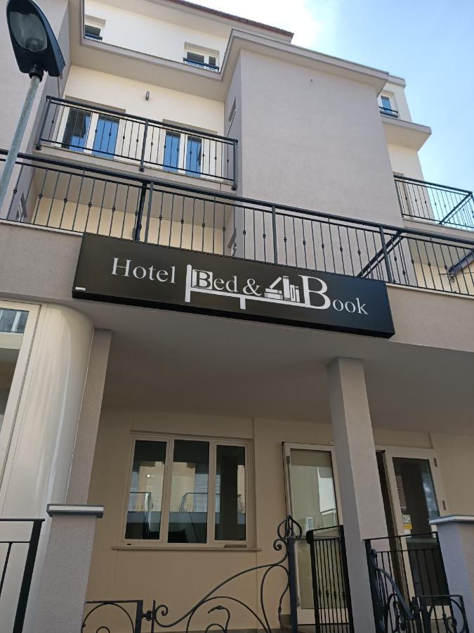 Hotel Bed & Book Rimini Exterior foto