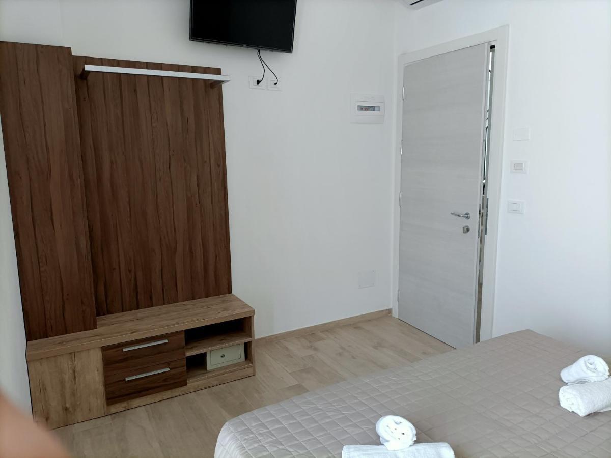 Hotel Bed & Book Rimini Exterior foto