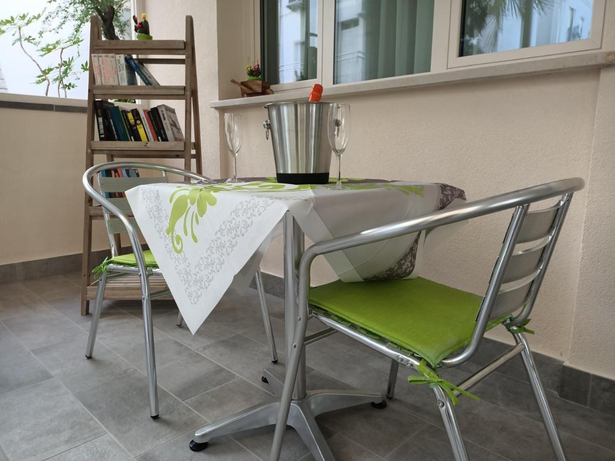 Hotel Bed & Book Rimini Exterior foto