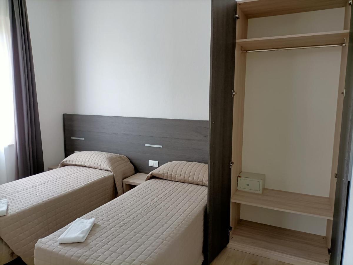 Hotel Bed & Book Rimini Exterior foto