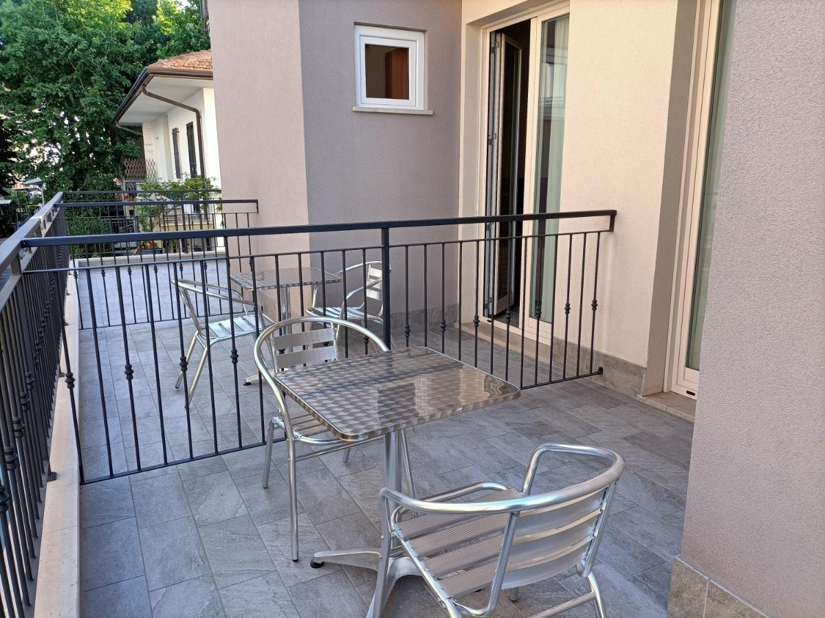 Hotel Bed & Book Rimini Exterior foto