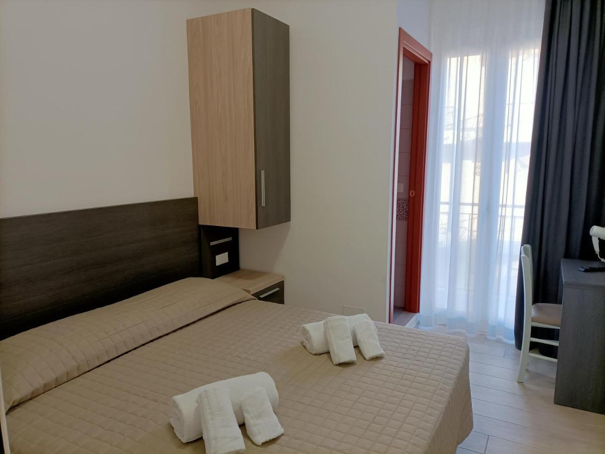 Hotel Bed & Book Rimini Exterior foto