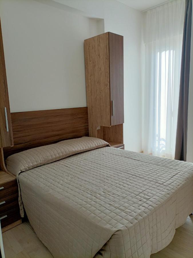 Hotel Bed & Book Rimini Exterior foto